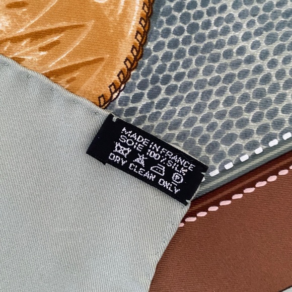 Hermes scarf : Tout Cuir - Picture 5 of 10